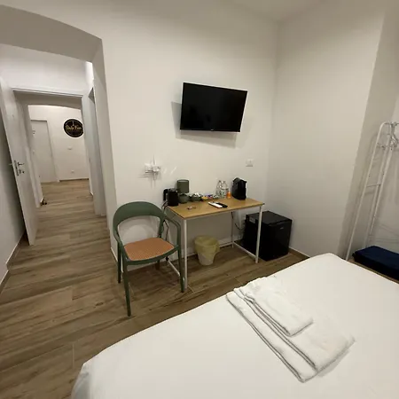 Sixtyfour - Free Parking 3*